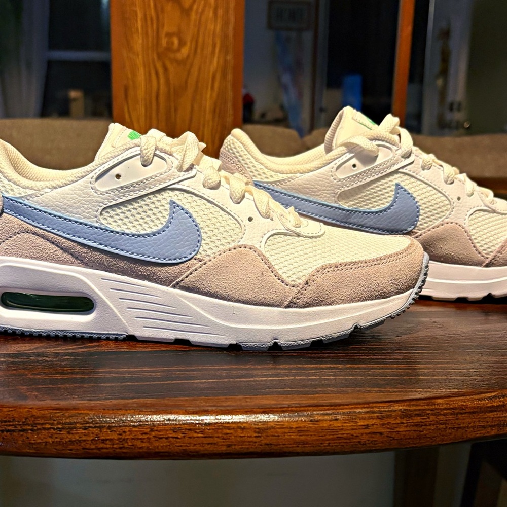 BRAND NEW Nike Air Max Sneakers